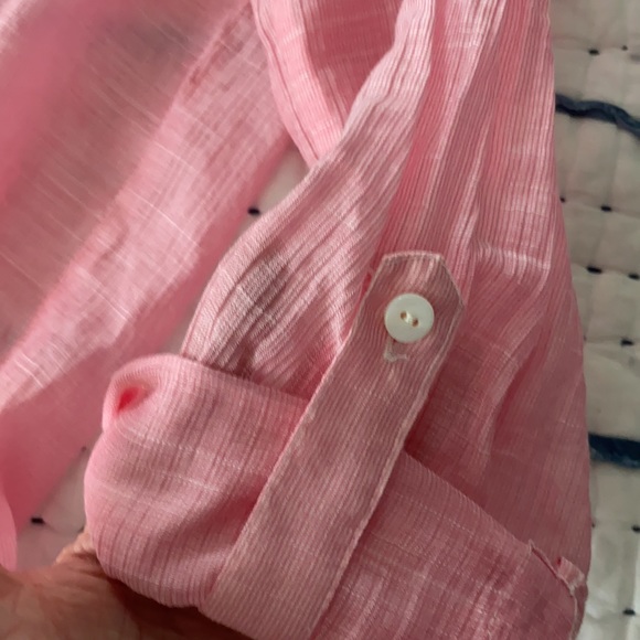 Semi sheer pink Chico’s Oxford top size 1 - Picture 3 of 4